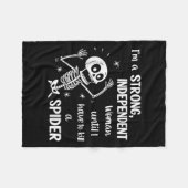 Skelett Ich bin eine starke unabhängige Frau, bis  Fleecedecke (Vorderseite (Horizontal))