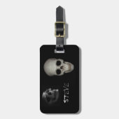 Skelett im Wandschrank personalisiert Gepäckanhänger (Vorderseite vertikal)