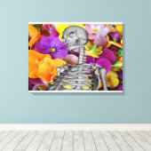 Skelett mit Blume Leinwanddruck (Insitu (Holzboden))