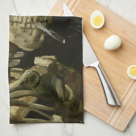 Skelett mit brennender Zigarette | Vincent van Gog Geschirrtuch (Viertel Falte)