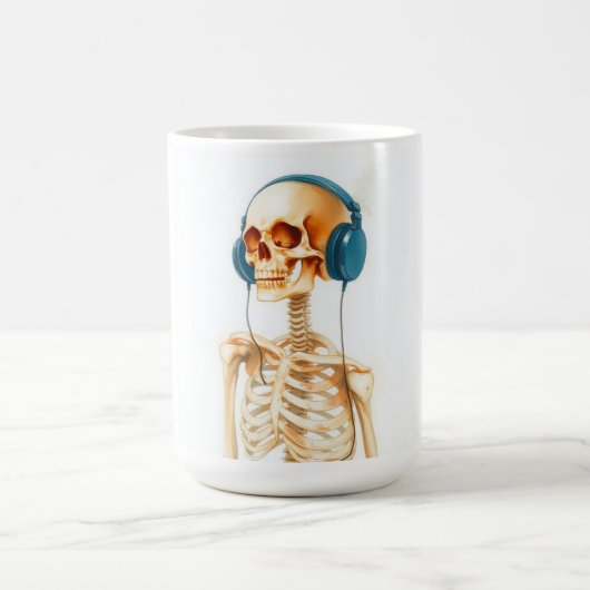 Skelett mit Kopfhörern Kaffeetasse (Mittel)