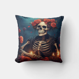 Skelett mit Krone von Rose Kissen