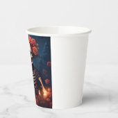 Skelett mit Krone von Rose Pappbecher (Links)