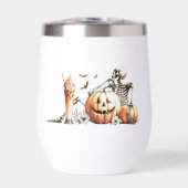 Skelett mit Kürbis und trinken. Halloween. (Vorderseite)