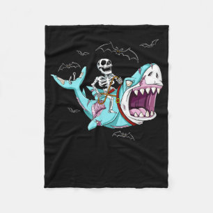 Skelett Reiten Zombie Shark Funny Halloween Gesche Fleecedecke