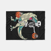 Skelett-Reitende-Mumie-Dinosaurier-T-Rex-Halloween Fleecedecke (Vorderseite (Horizontal))