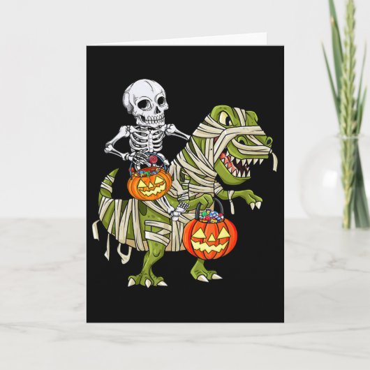 Skelett-Reitende-Mumie-Dinosaurier-T-Rex-Halloween Karte (Vorderseite)