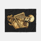 Skelett umarmende Pug Halloween Pugs Liebhaber Pug Fleecedecke (Vorderseite (Horizontal))