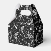 Skelette im Weltraumhintergrund Geschenkschachtel (Rückseite)