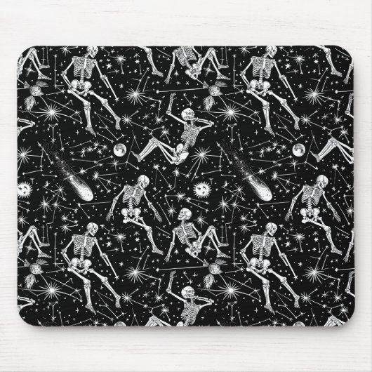 Skelette im Weltraumhintergrund Mousepad (Vorne)