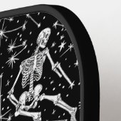 Skelette im Weltraumhintergrund Pickleball Schläger (Linke Seite)