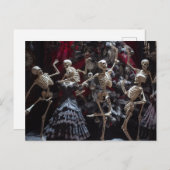 Skelette tanzen um den Weihnachtsbaum Postkarte (Vorne/Hinten)