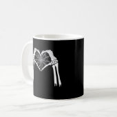 Skelettfächer Cobweb Herz (weiß) Klassisch Kaffeetasse (Vorderseite Links)
