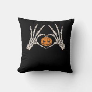 Skeletthand Herz und Kürbiskugel Funny Skull Hallo Kissen