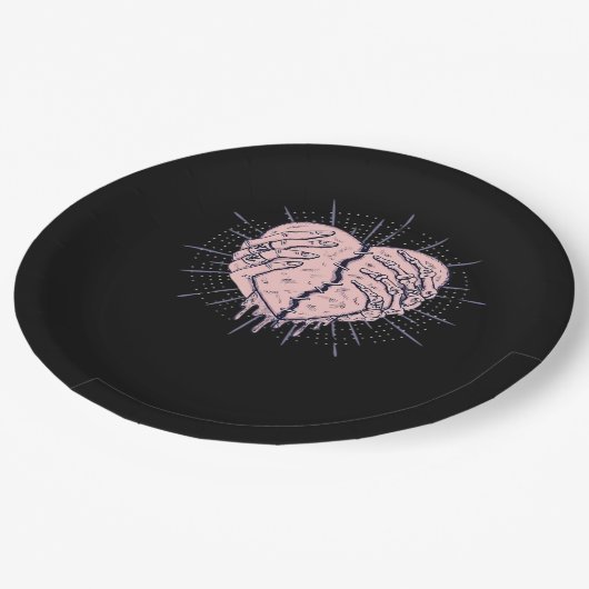 Skeletthand mit Herz-Klassik Pappteller (Schrägansicht)