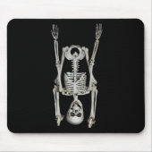 Skelettkopfstand auf schwarz mousepad (Vorne)