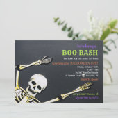 Skeletton Halloween-Party Einladung (Stehend Vorderseite)