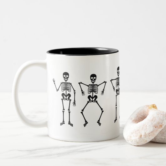 Skeletton Silhouette Halloween Tasse (Mit Donut)