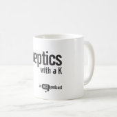Skeptiker mit einer k-Tasse Kaffeetasse (VorderseiteRechts)