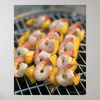 Skewer mit gegrillten Garnelen und Pfeffer Schwede