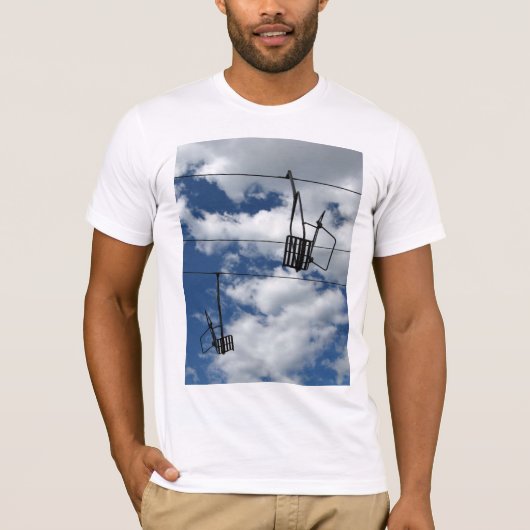 Ski-Aufzug und Himmel T-Shirt (Vorderseite)