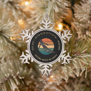 Ski Big Sky, Montana Skier, Gelber Text Schneeflocken Zinn-Ornament