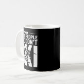 Ski Life Comes First Funny Skiing Graphic Mountain Kaffeetasse (Vorderseite Links)