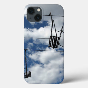 Ski Lift und Himmel iPhone 13 Hülle