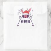 Ski Santa Rabbit mit Weihnachtsmannmütze und Skist Quadratischer Aufkleber (Tasche)