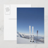 Ski und Skistöcke Postkarte (Vorne/Hinten)