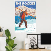 Skier, die Schneeschuhe tragen - Die Rockies Poster (Heimbüro)