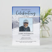 Skier Snowboarder Life Celebration Photo Funeral Einladung (Stehend Vorderseite)