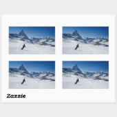Skifahren mit Matterhorn in Zermatt, Schweiz Rechteckiger Aufkleber (Blatt)