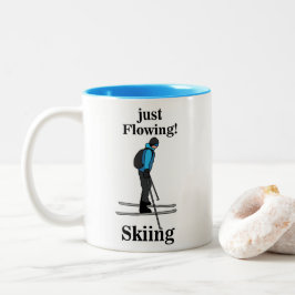 Skifahren, nur fließender Skifahrer Zweifarbige Tasse