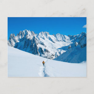 Skifahrer auf dem Snowy Mountain Vista Postkarte