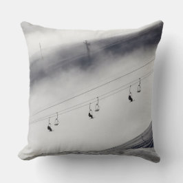 Skifahrer auf einem Stuhlaufzug Kissen