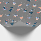 Skifahrer in Schneeflocken auf Grau Geschenkpapier (Ecke)