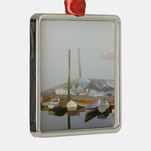Skiffs und Morgennebel im Südwesthafen, Silbernes Ornament (Rechts)