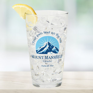 Skigebiet Mount Mansfield Vermont trinkt Bier Glas