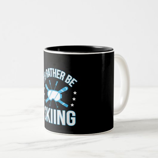 Skiing-Geschenk | Ich würde lieber Skifahren Zweifarbige Tasse (VorderseiteRechts)