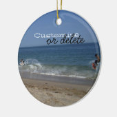 Skimboarders in der Brandung; Kundengerecht Keramik Ornament (Links)