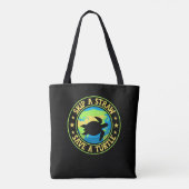 Skip a Straw Save a Turtle - Eco Awareness Earth Tasche (Rückseite)