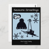Skis, hat, goggles & snowflakes holiday postkarte (Vorne/Hinten)