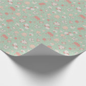 Skizzierte Blumen auf Hellgrün Geschenkpapier (Ecke)