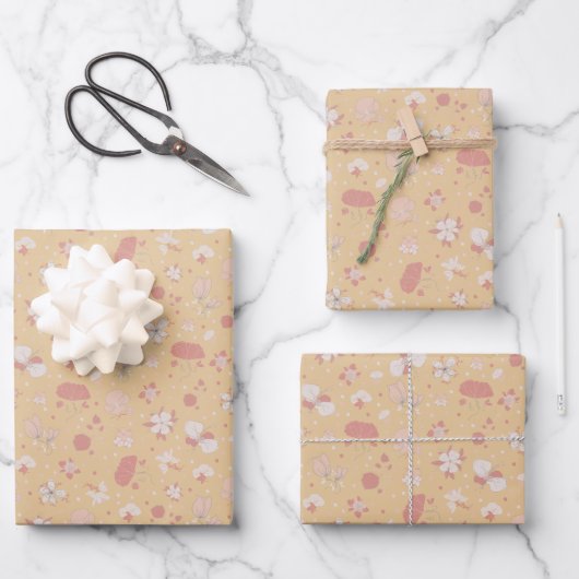 Skizzierte Blumen auf Hellorange Geschenkpapier Set (Vorderseite)