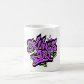 SklinesArt – Fettes Graffiti-Logo Verwandlungstasse (Mittel)