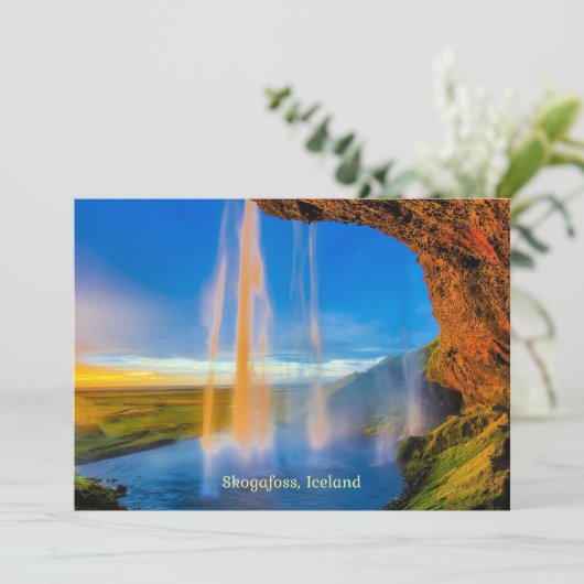 Skogafoss, Island (Stehend Vorderseite)