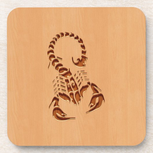 Skorpions-Silhouette graviert auf hölzernem Untersetzer (Vorderseite)