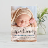 Skript Einführung Dunkelblauer Baby Boy Foto Ankündigung (Stehend Vorderseite)
