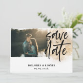 Skript-Foto Minimalistisch Save the Date Einladung (Stehend Vorderseite)